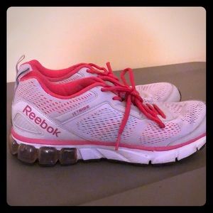 Like NEW Reebok sneakers